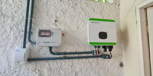 Sistema de energia solar on-grid instalado em Icaraí - Niterói - RJ (foto 4 de 4)